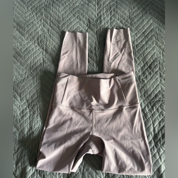 Lululemon Leggings 6 Light Dew  Purple - Picture 1 of 6